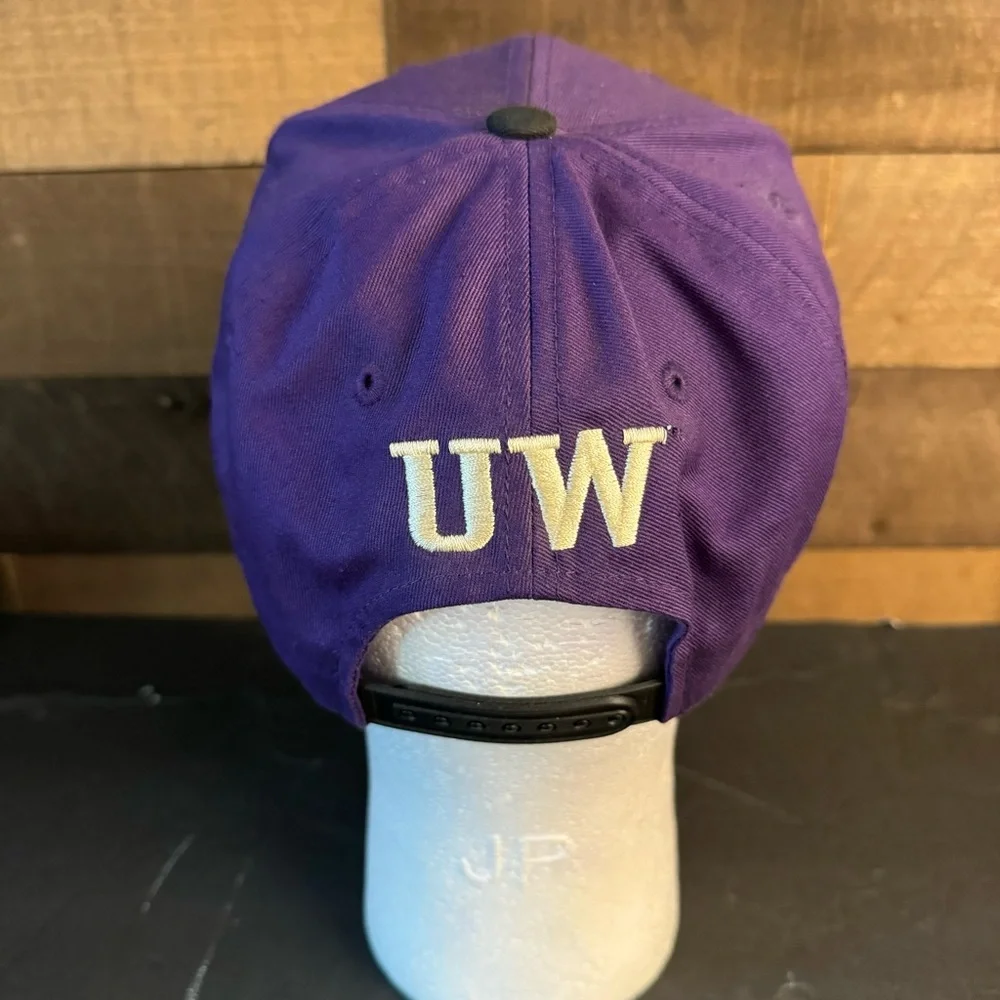 Washington Huskies Purple And Black‎ Strapback Hat Y2K Top Of The World